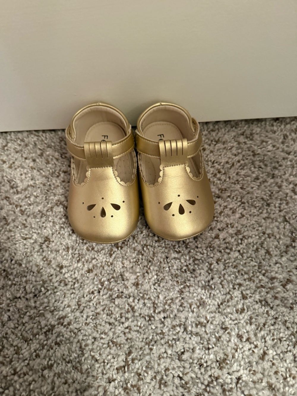 Gold Toddler Mary Jane Shoes with Decorative Cutouts